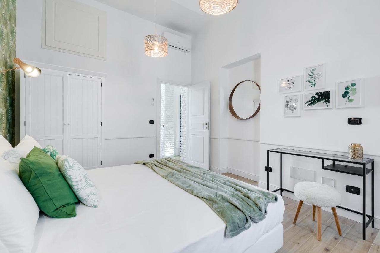 Bmga L Glam Industrial 3-Bed Apartment In Termini Рим Екстериор снимка