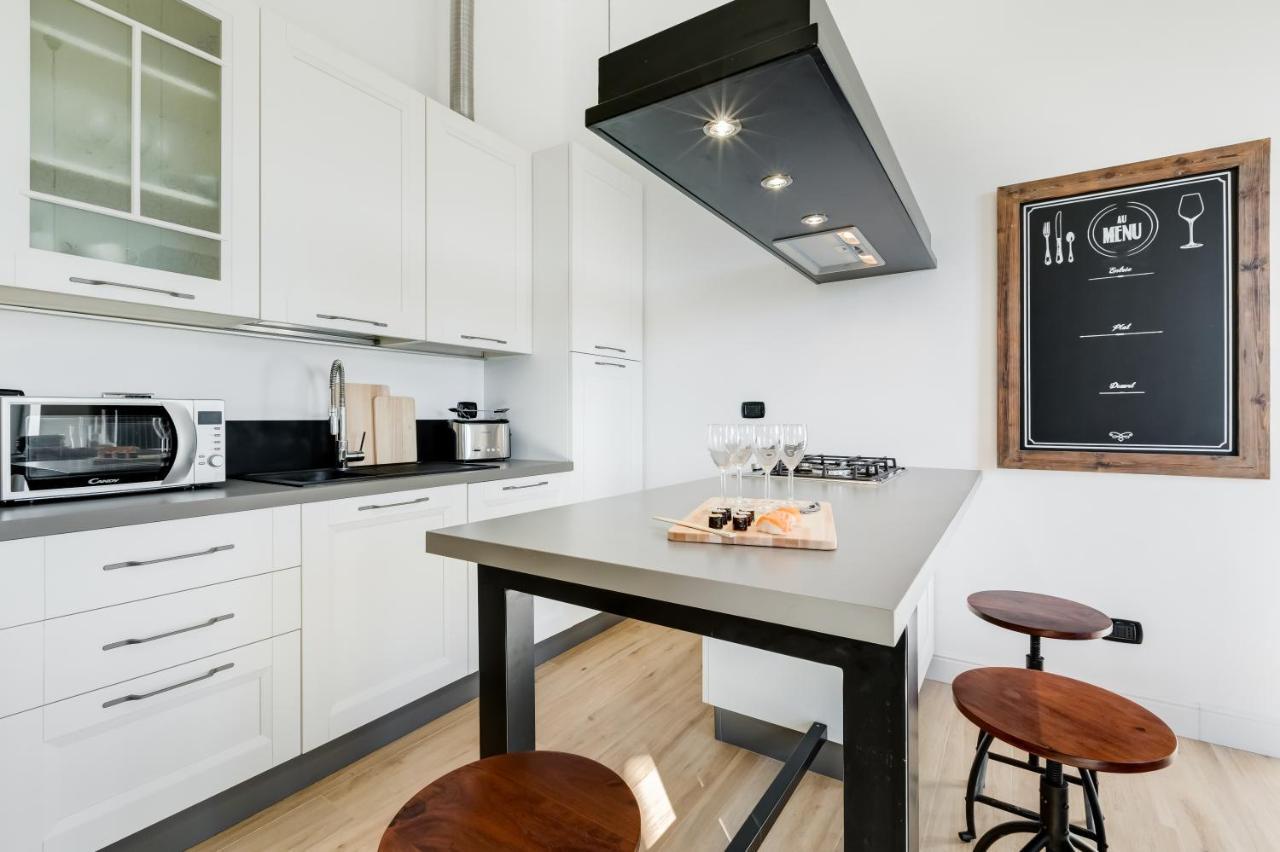 Bmga L Glam Industrial 3-Bed Apartment In Termini Рим Екстериор снимка