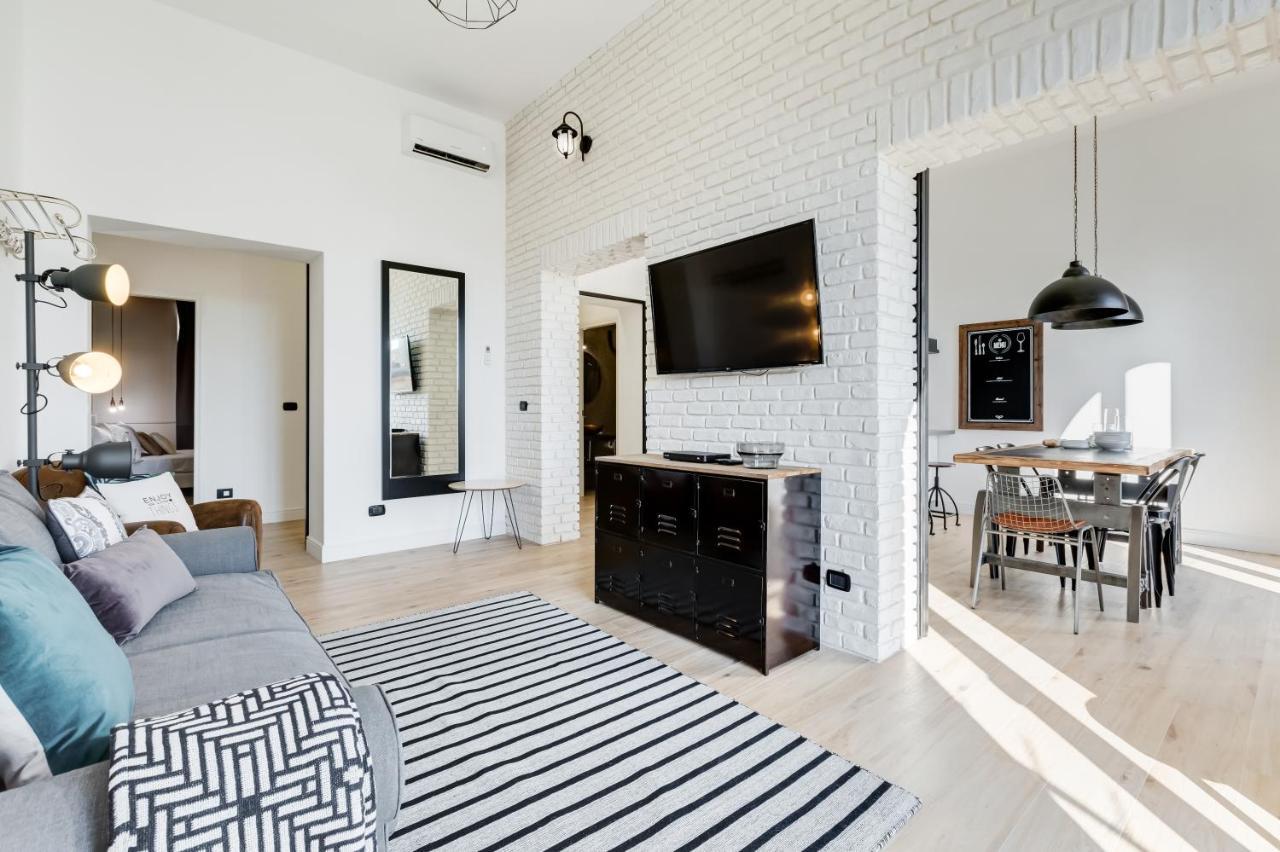 Bmga L Glam Industrial 3-Bed Apartment In Termini Рим Екстериор снимка